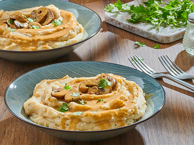 Creamy Mashed Potatoes with Mushroom Sauce