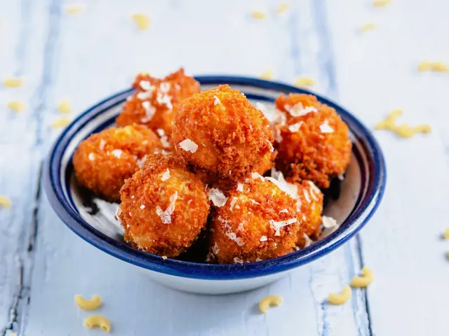 Mac and cheese balls