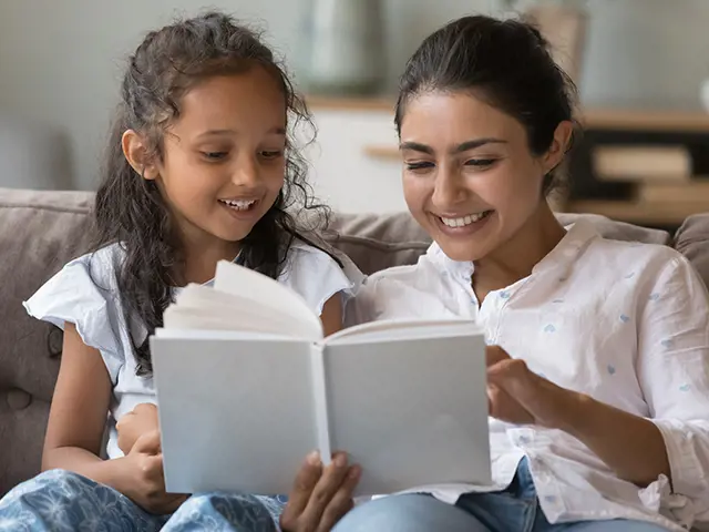 كيف يمكنني إقناع طفلي بالاهتمام بالدراسة؟ 5 محاور تساهم في تعزيز حب طفلك للمذاكرة