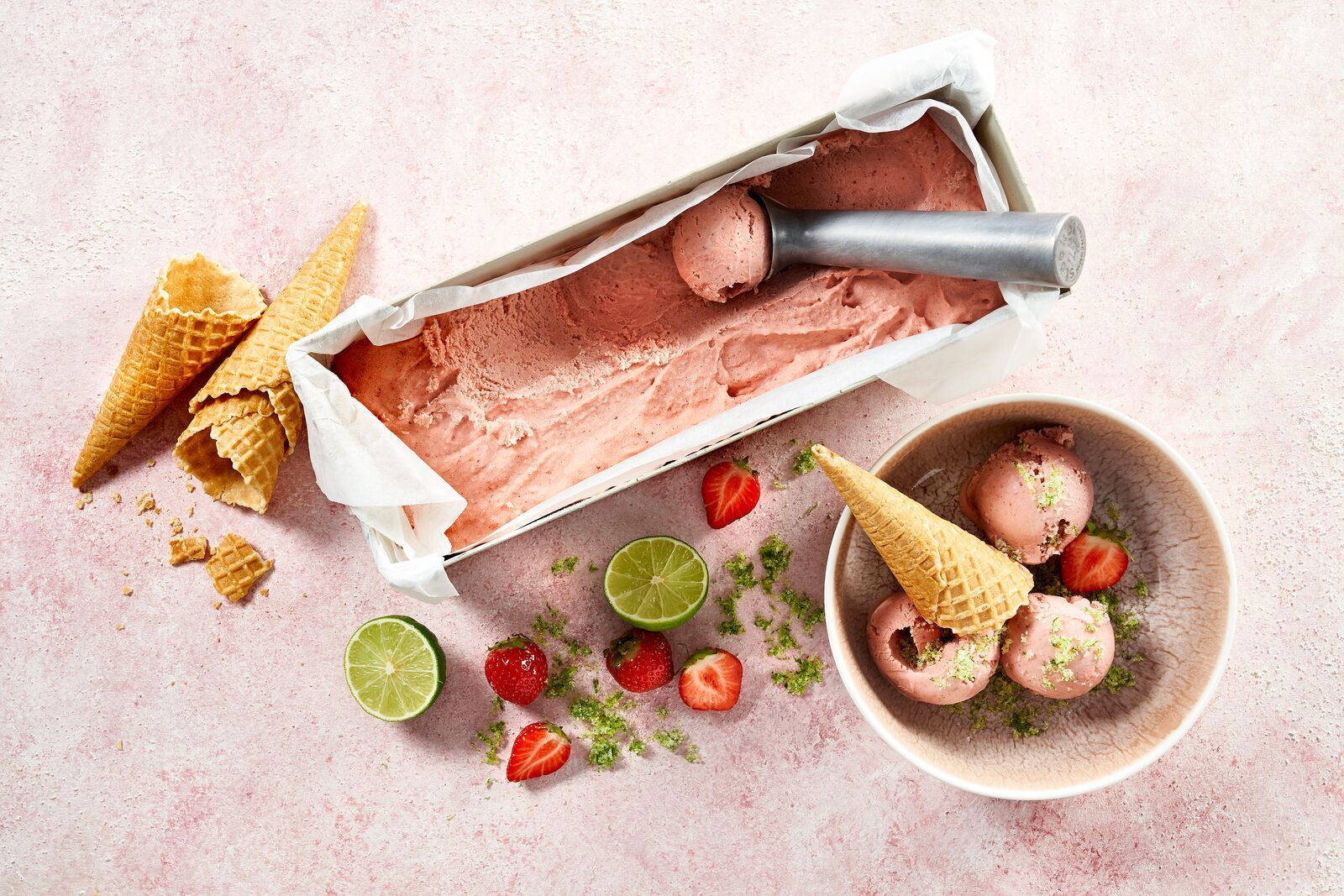 Strawberry ice cream 