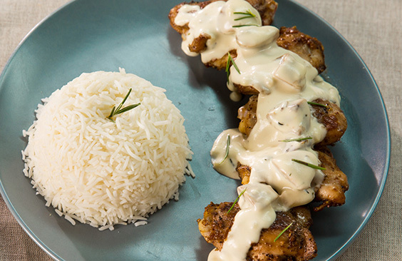 دجاج مع صلصة الفطر