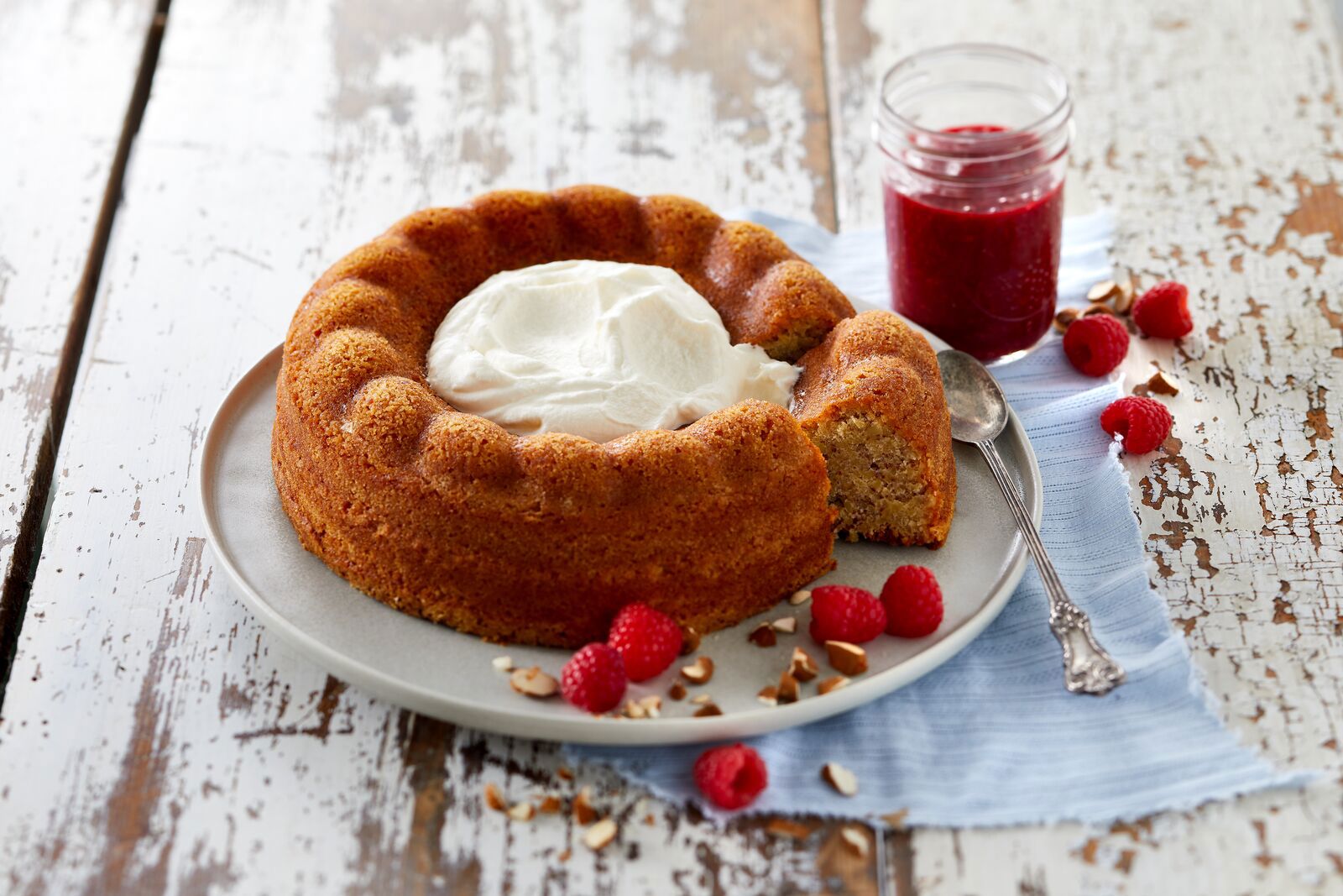 Almond cake 